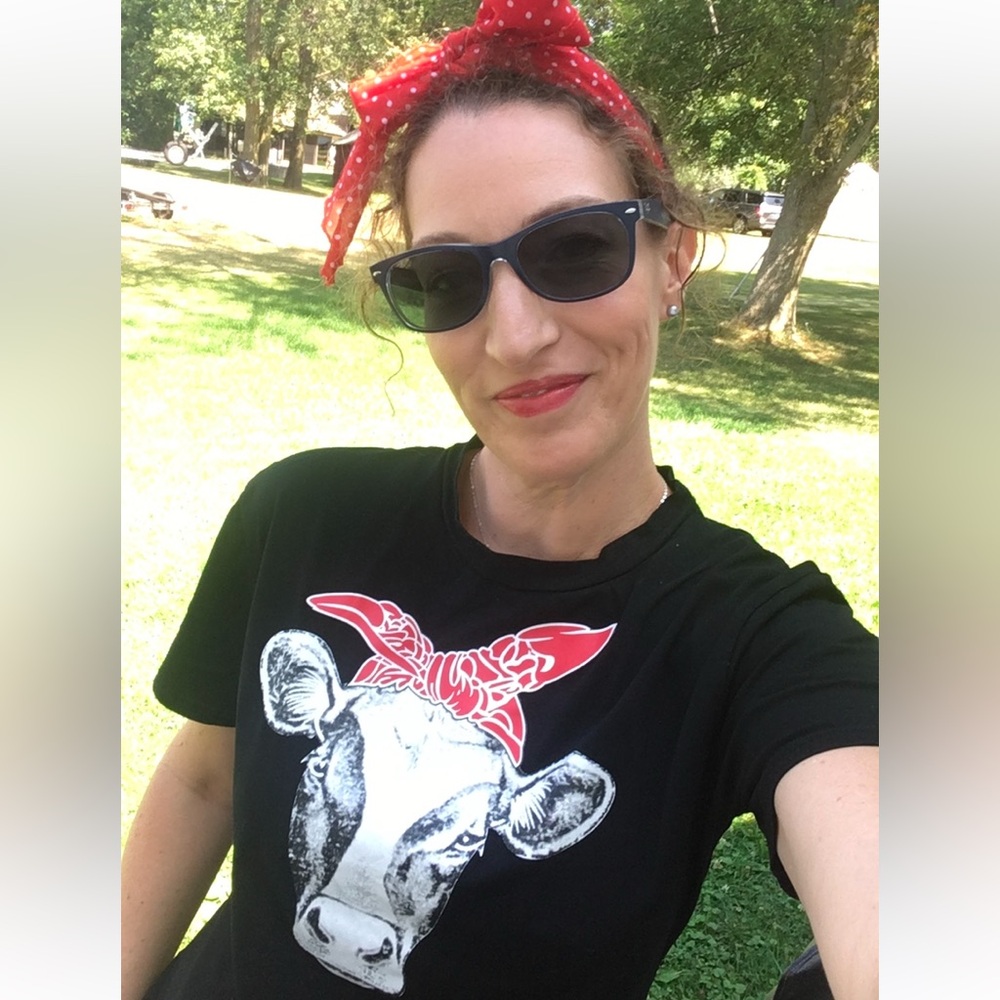 Rebel Rose‎ Black T-Shirt with Cow in a Red Bandana Large/L E